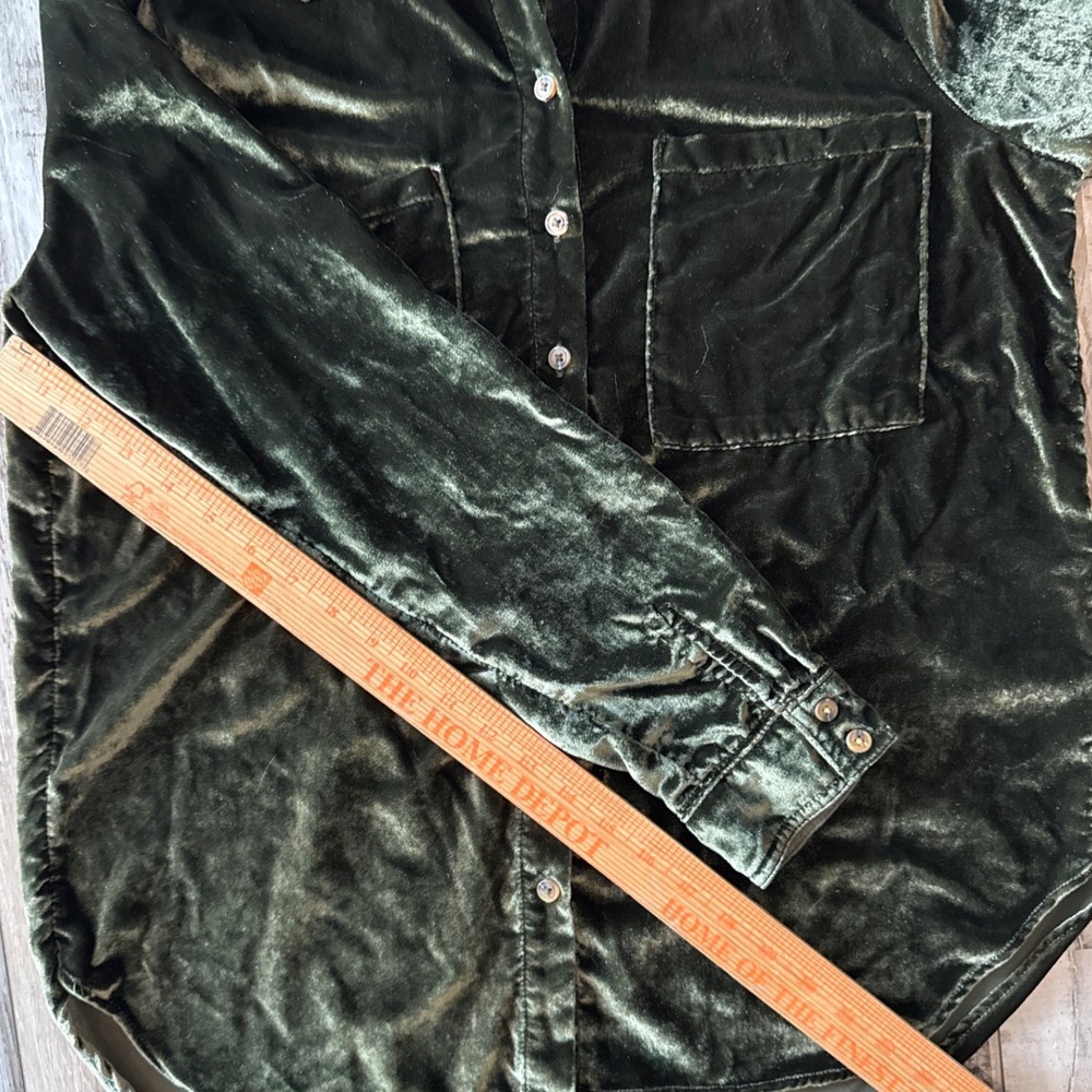 Anthropologie Pilcro Hadley Velvet Button Front Shirt Relaxed Fit Evergreen Sz M - Picture 10 of 10
